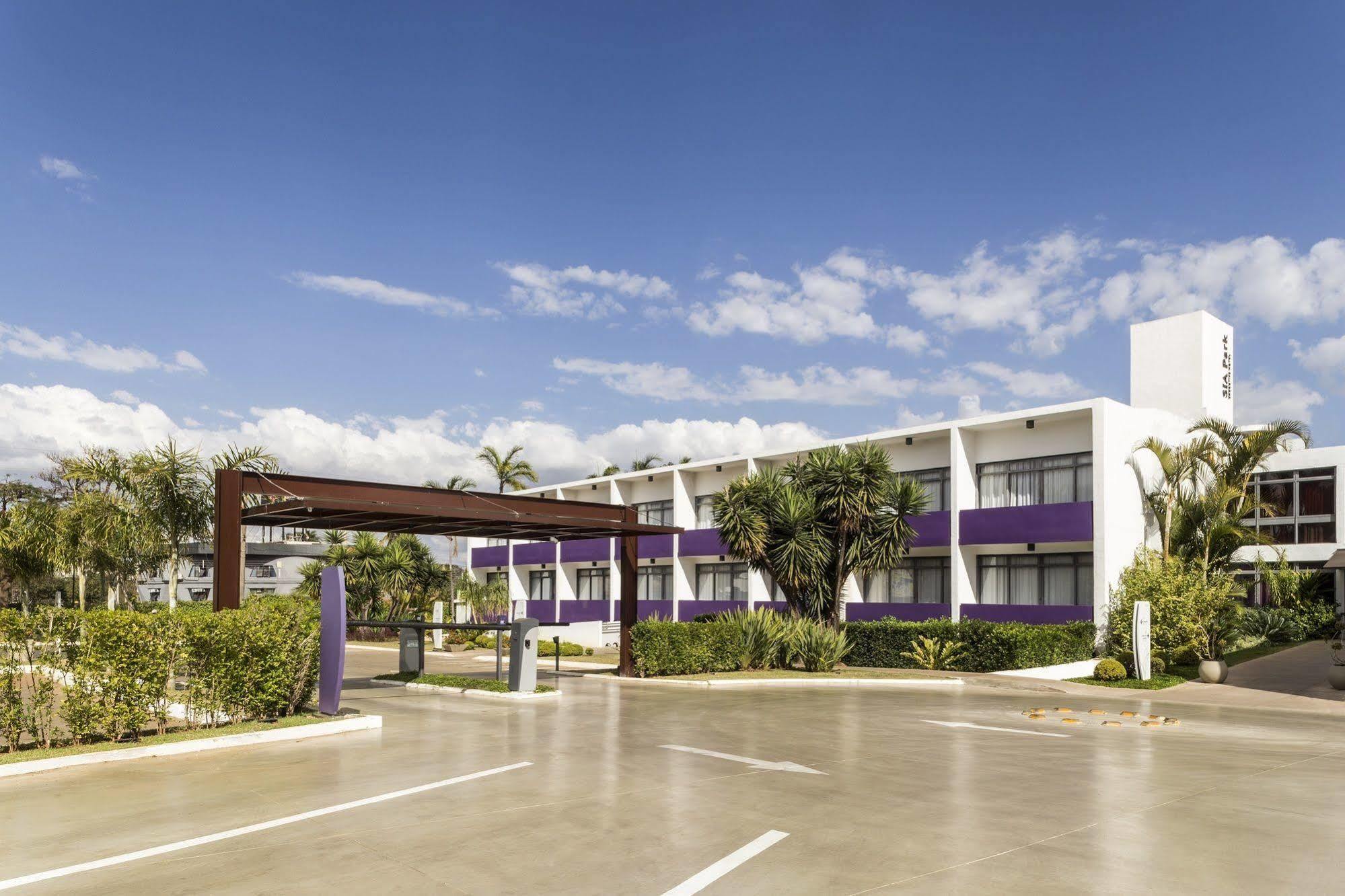 Sia Park Executive Hotel Candangolandia Экстерьер фото